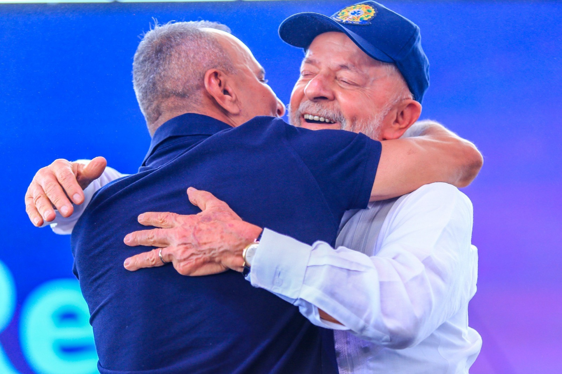 Lula deu um abra&ccedil;o no prefeito Waguinho e destacou a administra&ccedil;&atilde;o do prefeito - Rafael Barreto/PMBR