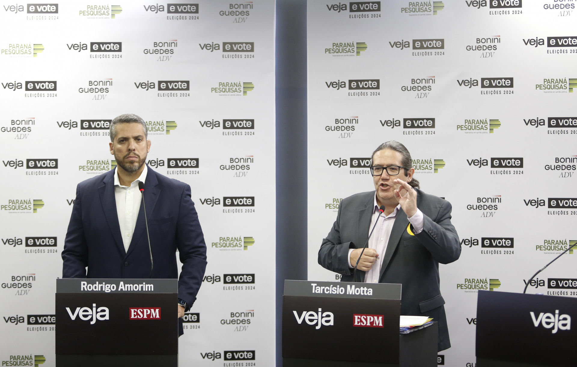 Rodrigo Amorim e Tarcísio Motta no debate da Veja, nesta quinta-feira (12) - Divulgação/Veja