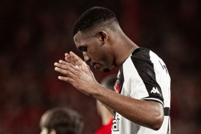 Rayan, do Vasco, pede desculpa por expulsão: 'Lição aprendida'