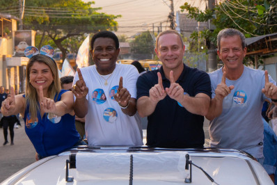 Dudu Reina recebe apoio de Neguinho da Beija-Flor em corrida eleitoral