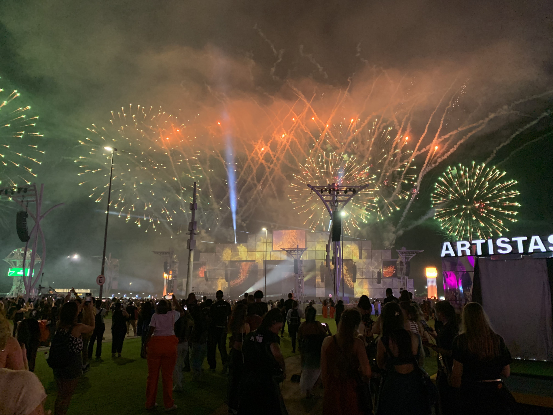 Show de fogos e luzes no Palco Mundo durante o evento teste - Manuella Viégas / Agência O DIA