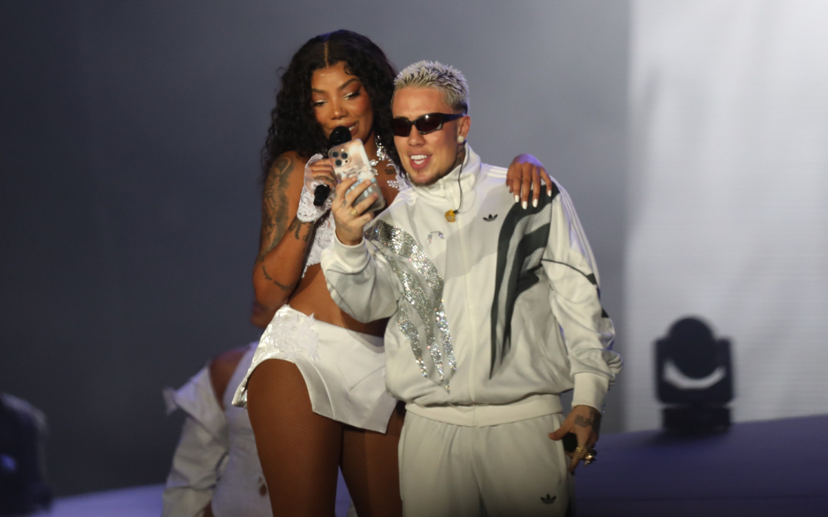 A cantora Ludmilla apresenta seu show, realizado no Palco Mundo durante o primeiro dia do Festival Rock In Rio Brasil - 40 anos e para sempre, realizado na Cidade do Rock, no Rio de Janeiro, nessa sexta-feira, 13.
 