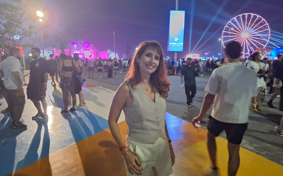 Jaqueline Leal aproveitou para conhecer o festival enquanto o filho se diverte com os amigo