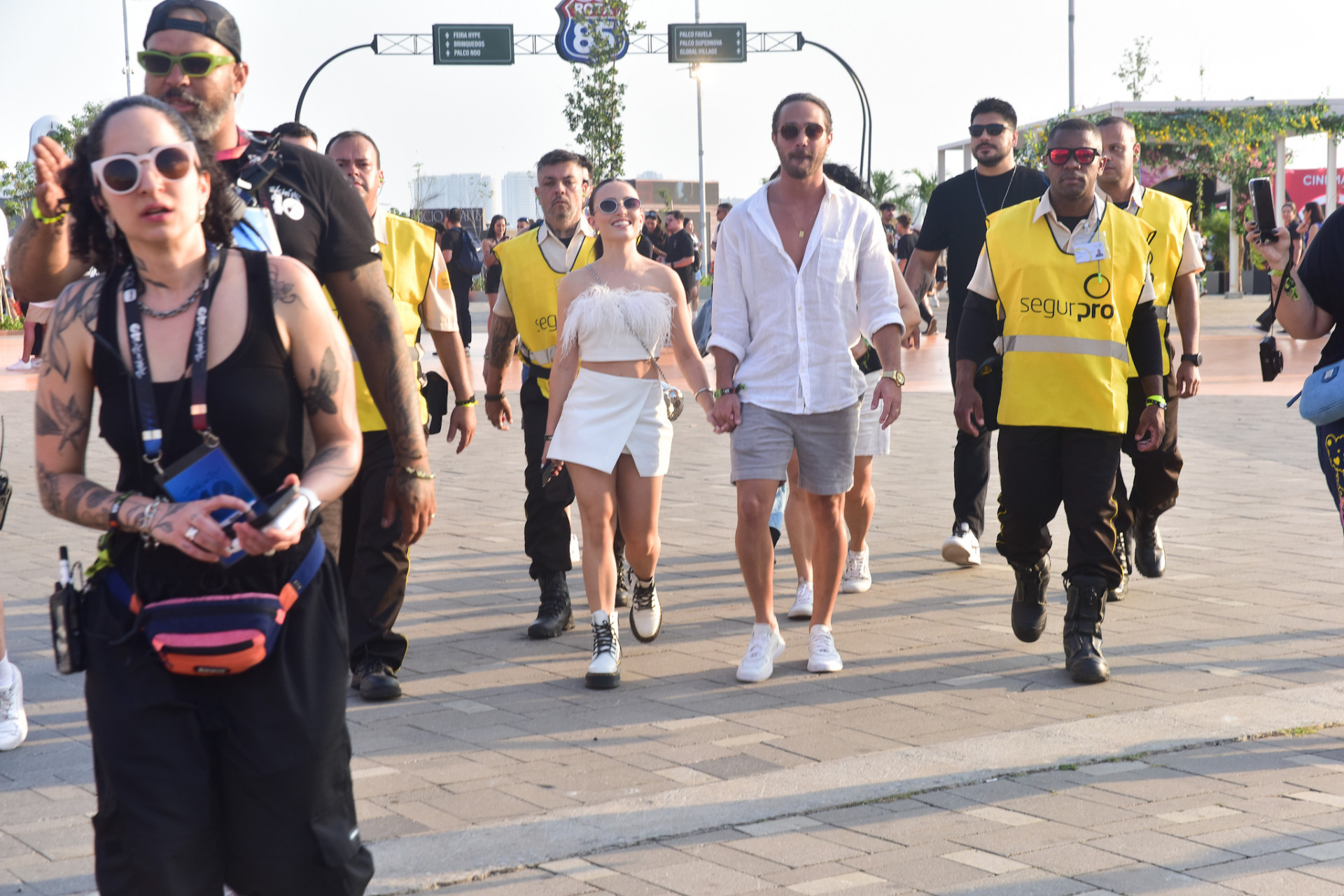 Larissa Manoela renova votos de casamento com André Luiz Frambach no Rock in Rio - Natália Rampinelli / AgNews