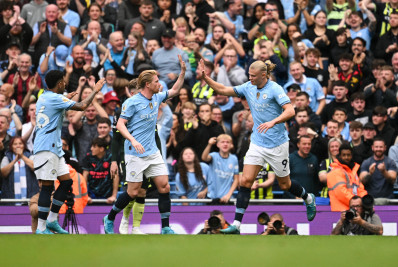 Manchester City sofre gol relâmpago, mas vence de virada e segue 100% no Inglês