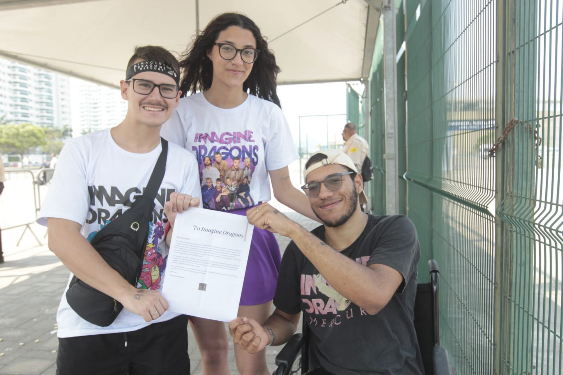 Arthur Castro, Gabriela Gonçalves e Thiago Santos vieram ao Rio apenas para assistir ao show do Imagine Dragons - Reginaldo Pimenta / Agência O Dia