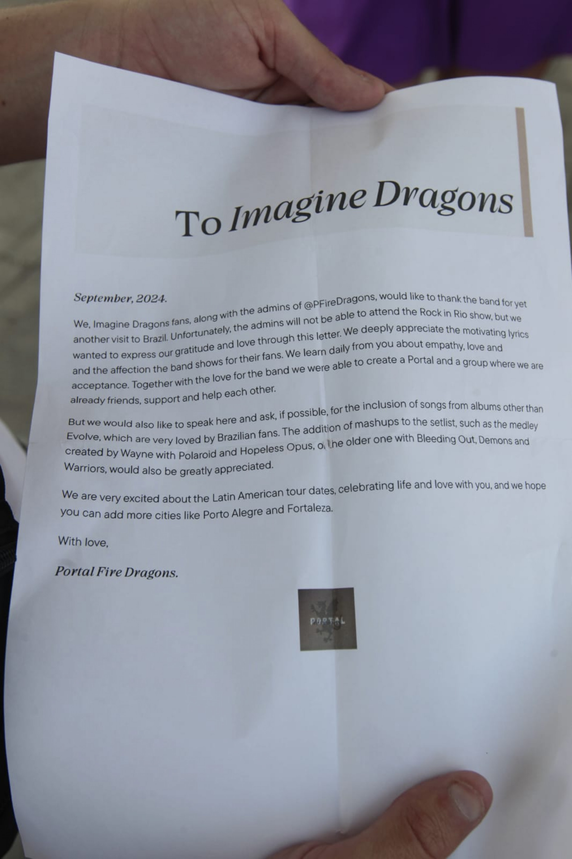 Trio preparou uma carta para a banda - Reginaldo Pimenta / Agência O Dia