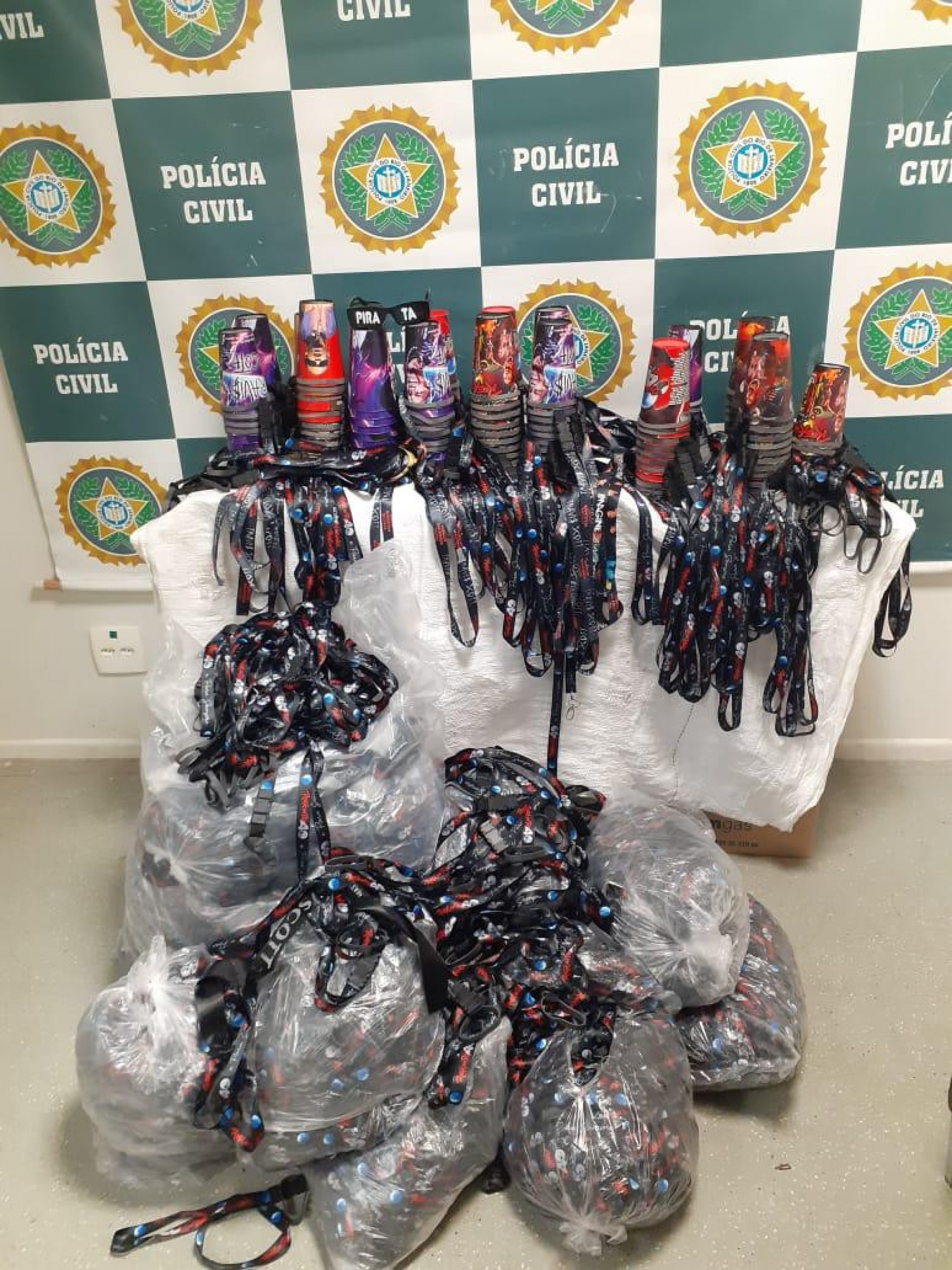 Polícia Civil apreende mais materiais falsificados do Rock in Rio, neste sábado (14)