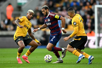André é titular pela primeira vez e é ovacionado pela torcida do Wolverhampton