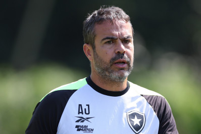 Botafogo vê chance de título cair após tropeço em casa