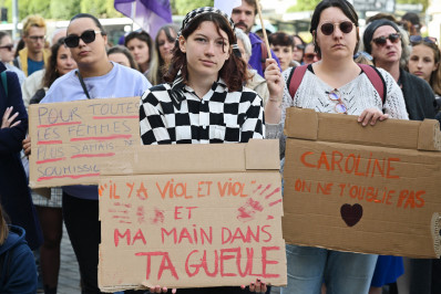 França tem manifestações de apoio a Gisèle Pelicot, vítima de múltiplos estupros