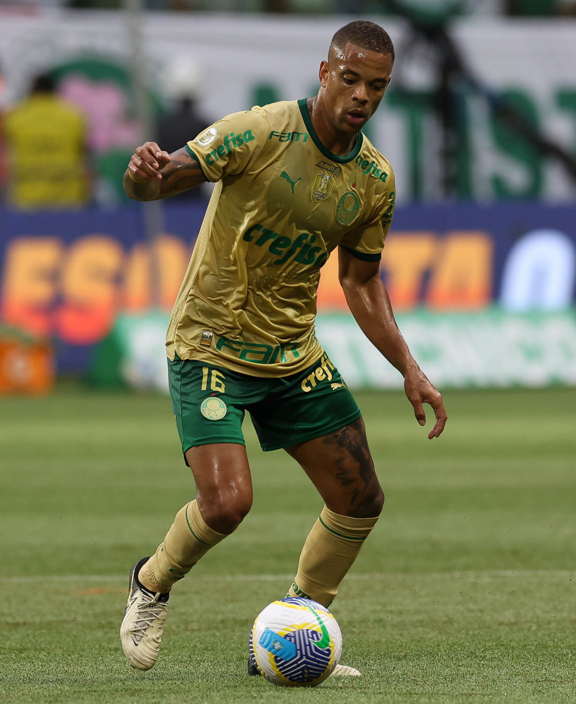 Caio Paulista em jogo do Palmeiras contra o Criciúma, neste domingo (15)