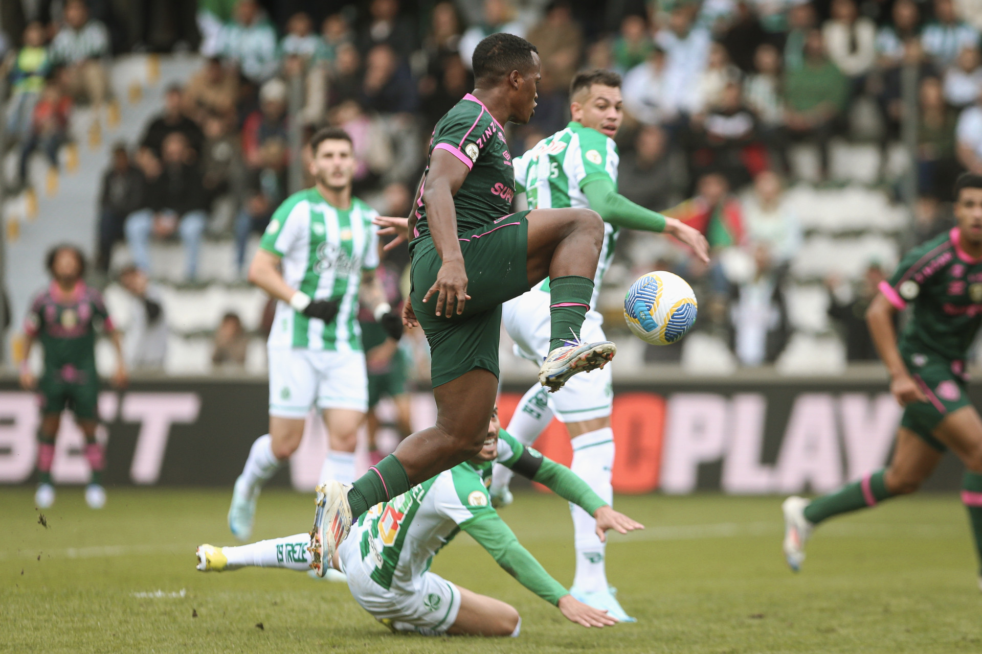 Momento em que Arias abre o placar para o Fluminense contra o Juventude - Marcelo Gon&ccedil;alves/Fluminense FC