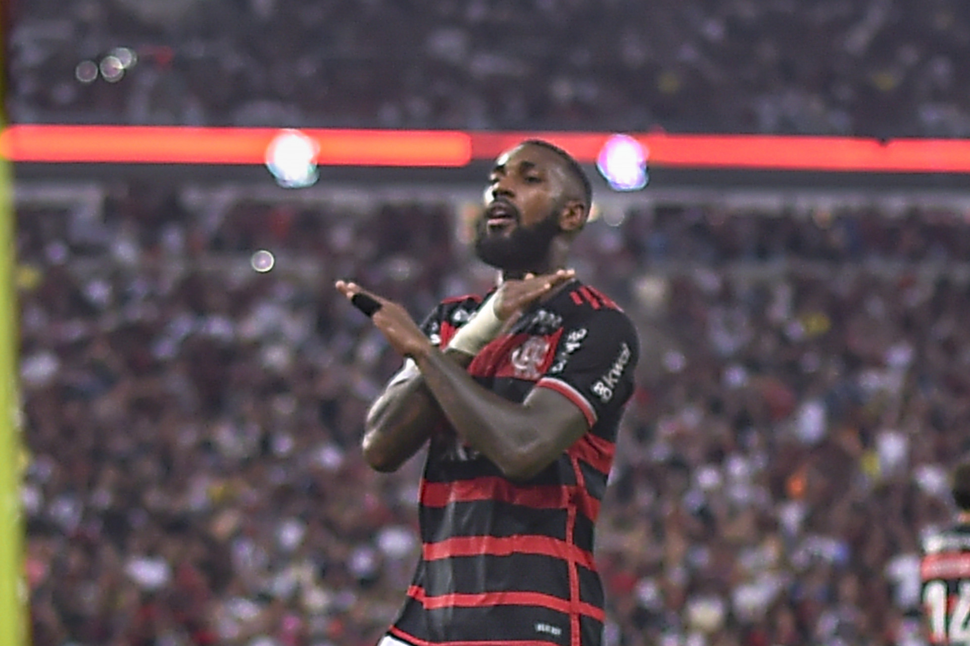 Comemora&ccedil;&atilde;o de Gerson, do Flamengo, no cl&aacute;ssico com o Vasco - Marcelo Cortes/Flamengo
