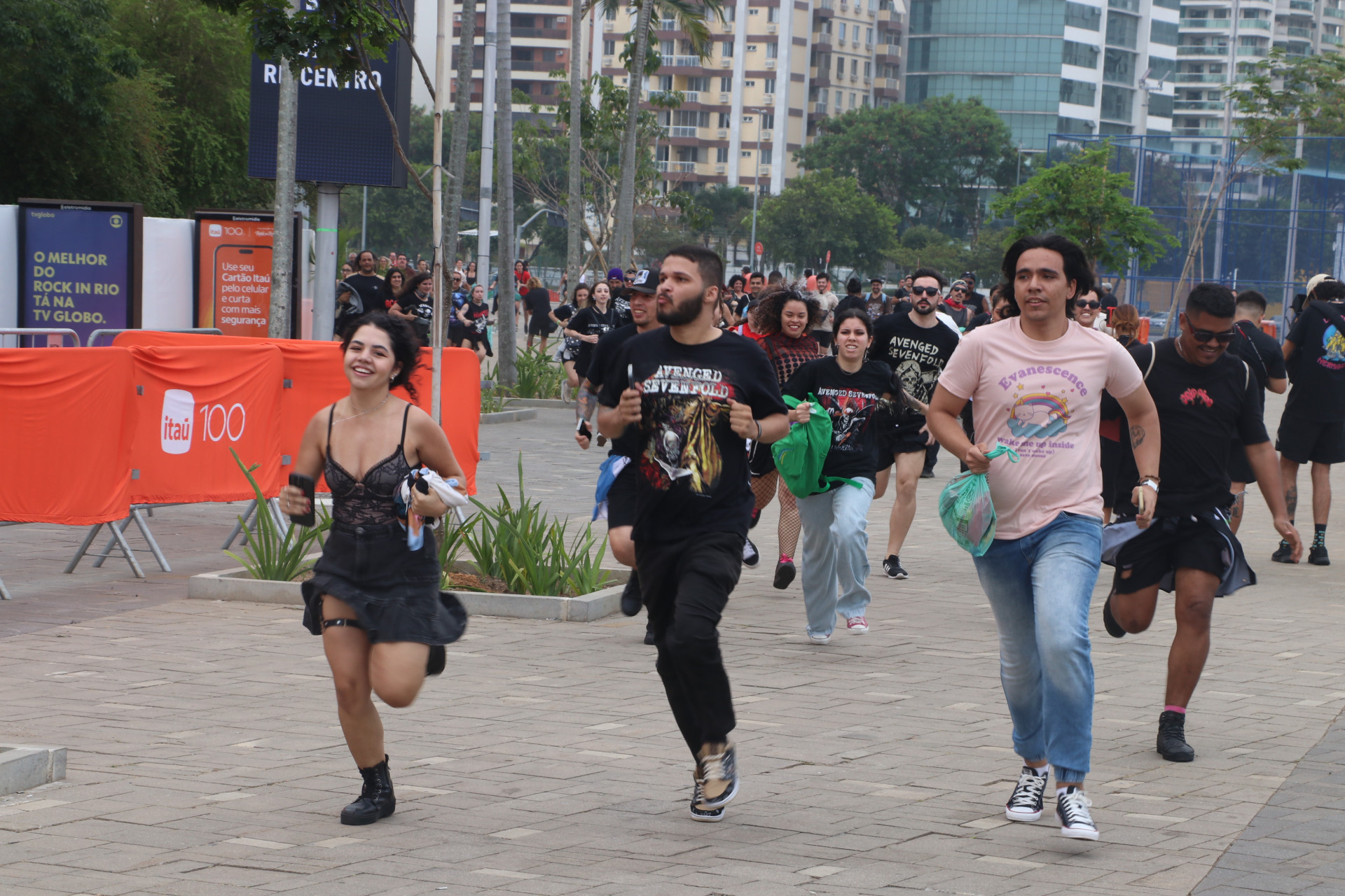 Terceira abertura de portões também tem correria  - AgNews