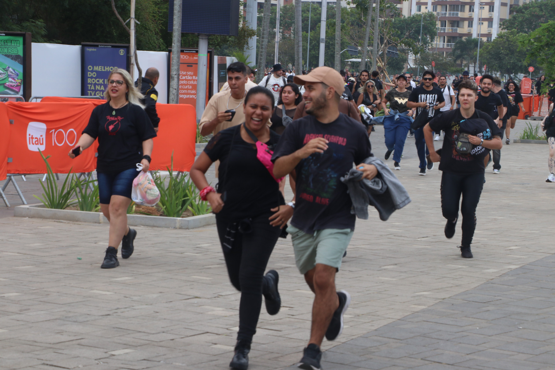 Terceira abertura de portões também tem correria  - AgNews