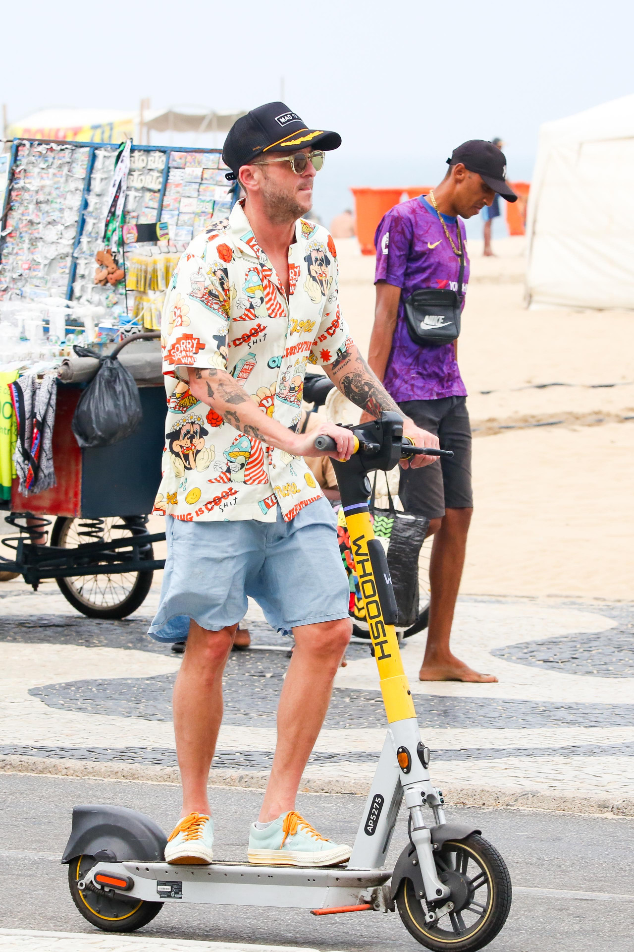 Ryan Tedder, do One Republic, passeia por Copacabana e Ipanema - Dilson Silva / AgNews