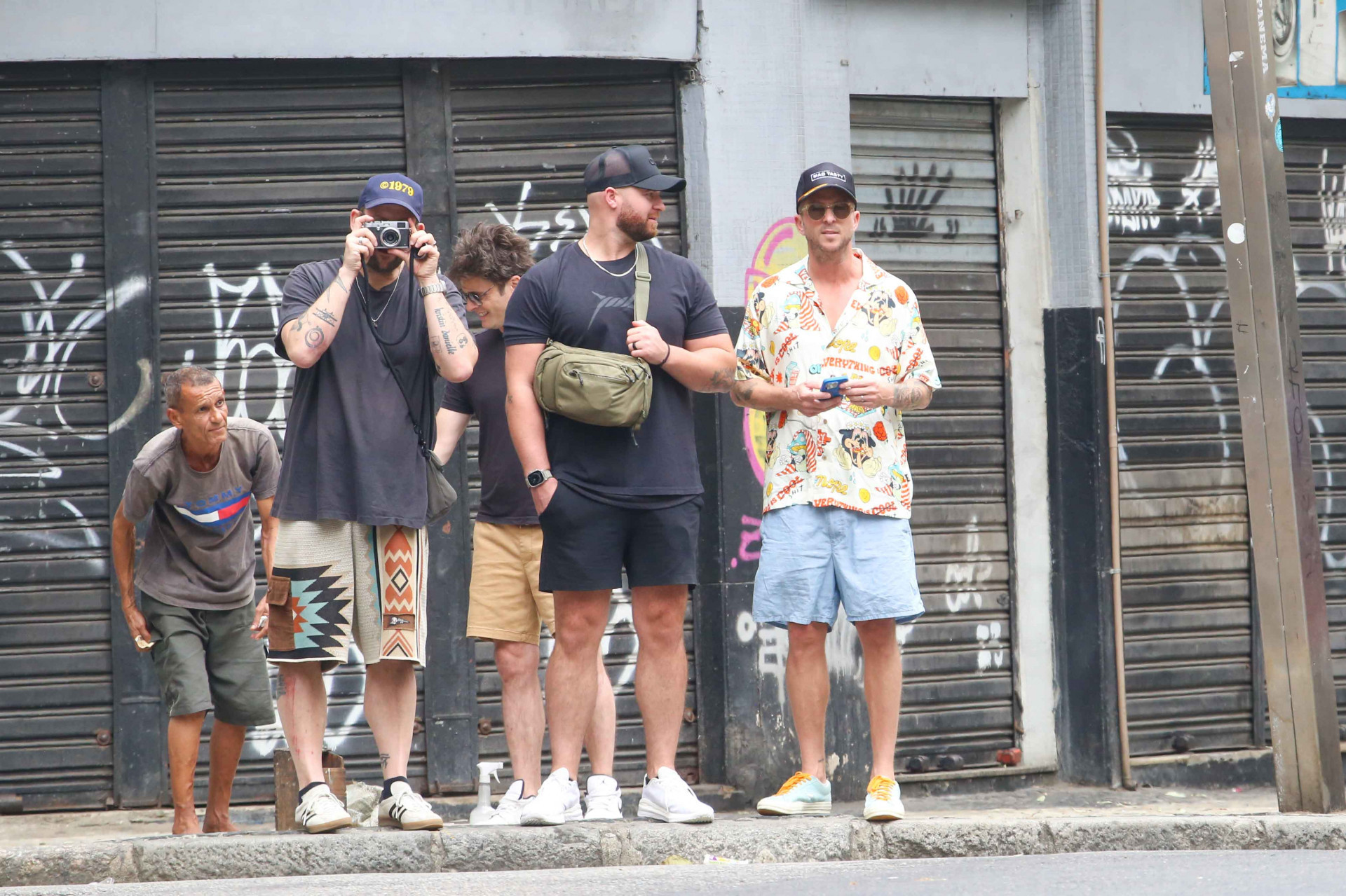 Ryan Tedder, do One Republic, passeia por Copacabana e Ipanema - JC Pereira / AgNews