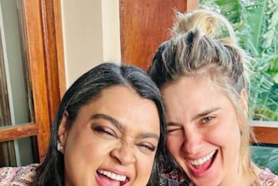 Carolina Dieckmann completa 46 anos e recebe homenagem de Preta Gil: 'Na saúde e na doença'