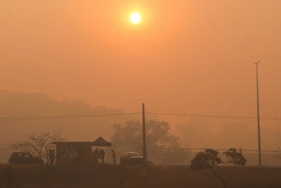 Fumaça cobre Brasília após fogo no Parque Nacional