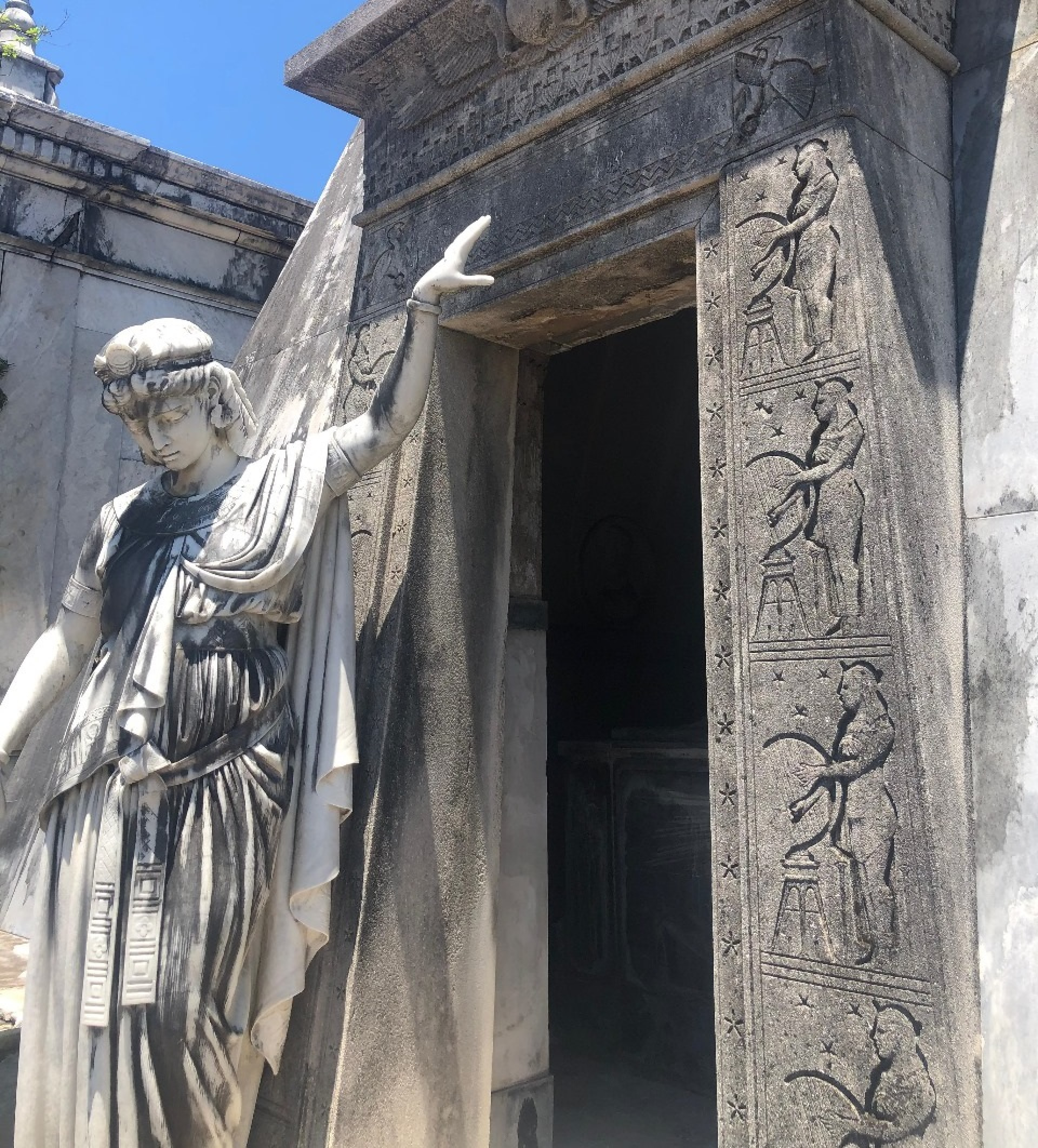 O túmulo sem o portão - Arquivo pessoal/Regina Bustamante