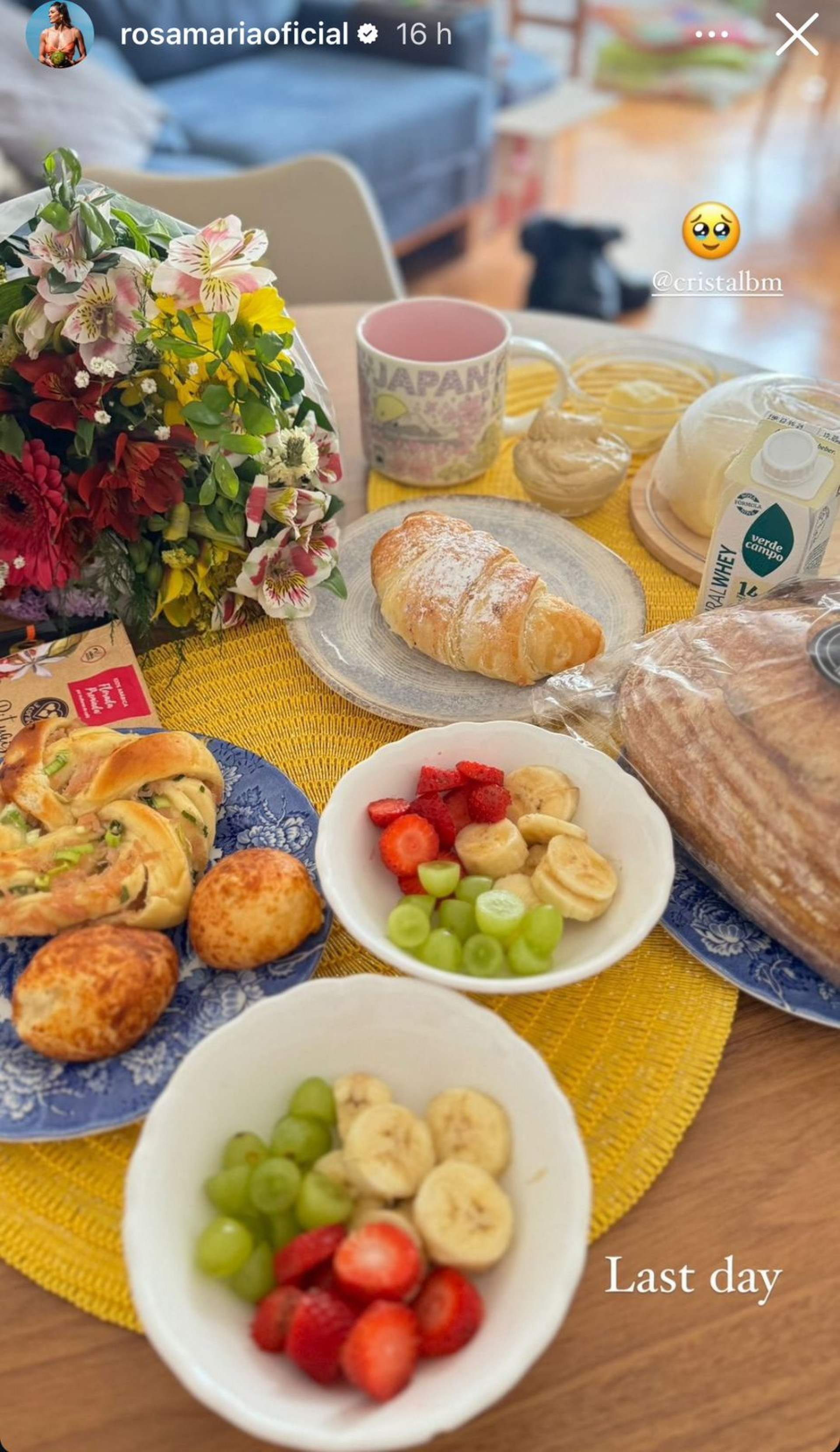 Jogadora compartilha foto do cafe da manhã neste domingo - Reprodução / Instagram