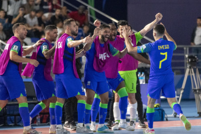 Brasil goleia Croácia e se classifica para as oitavas da Copa do Mundo de futsal