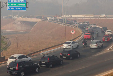 Fumaça do incêndio no Parque Nacional se espalha pela capital federal