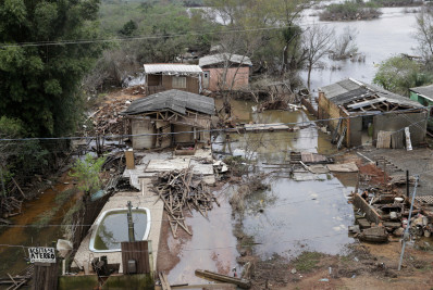 Lula e Eduardo Leite assinam acordo para reconstrução do RS