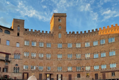 Desirée Soares e Galvão Bueno curtem viagem à Itália