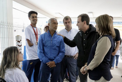 Filiado ao PL, senador Romário declara apoio à reeleição de Paes