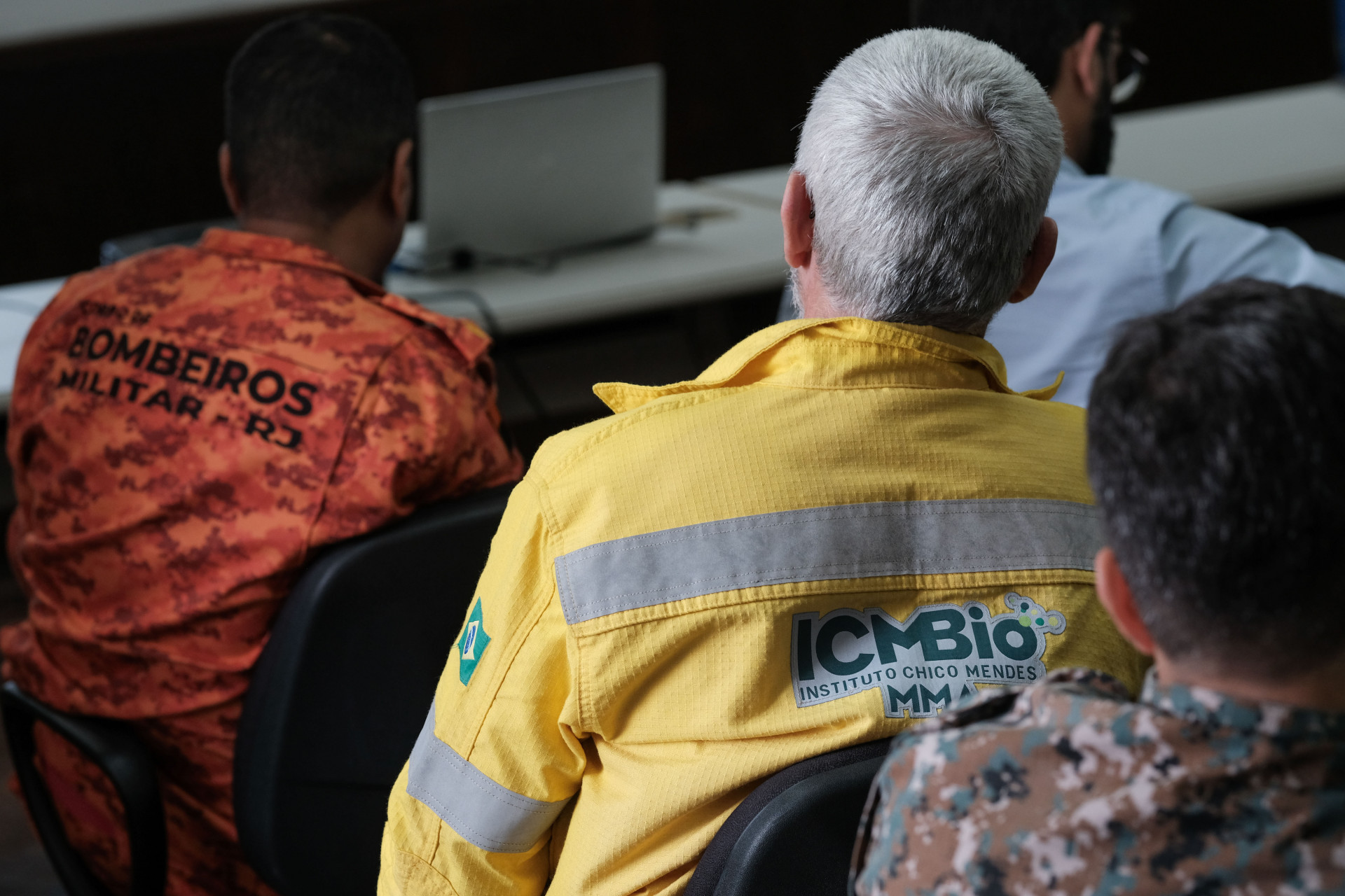 &Oacute;rg&atilde;os federais e estaduais se reuniram na sede do Ibama para debater os inc&ecirc;ndios florestais - Pedro Ivo/Ag&ecirc;ncia O Dia