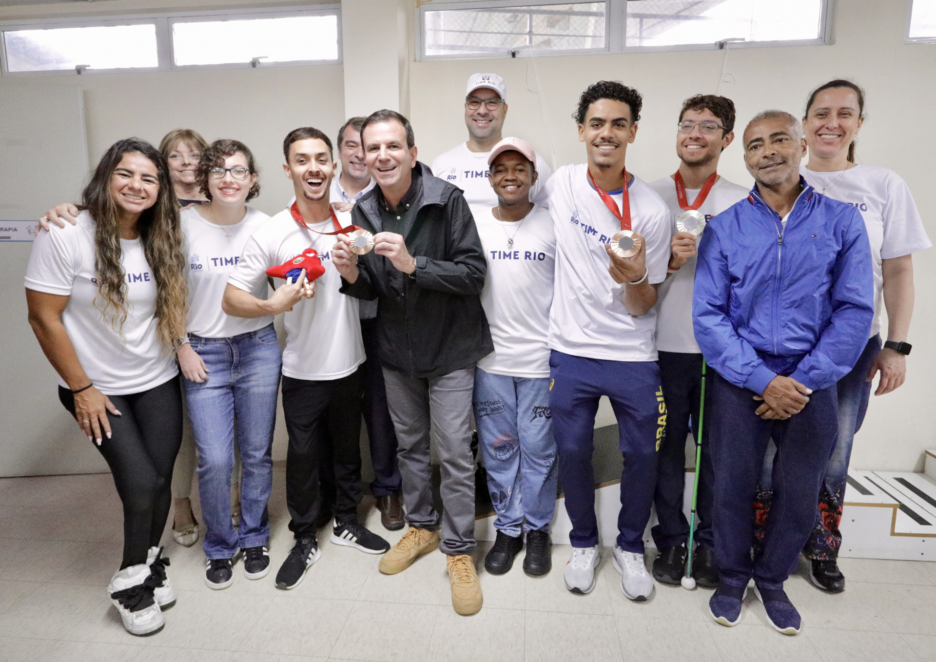 Eduardo Paes e senador Romário durante visita ao Centro de Referência da Pessoa com Deficiência Mato Alto -Jacarepaguá - Divulgação