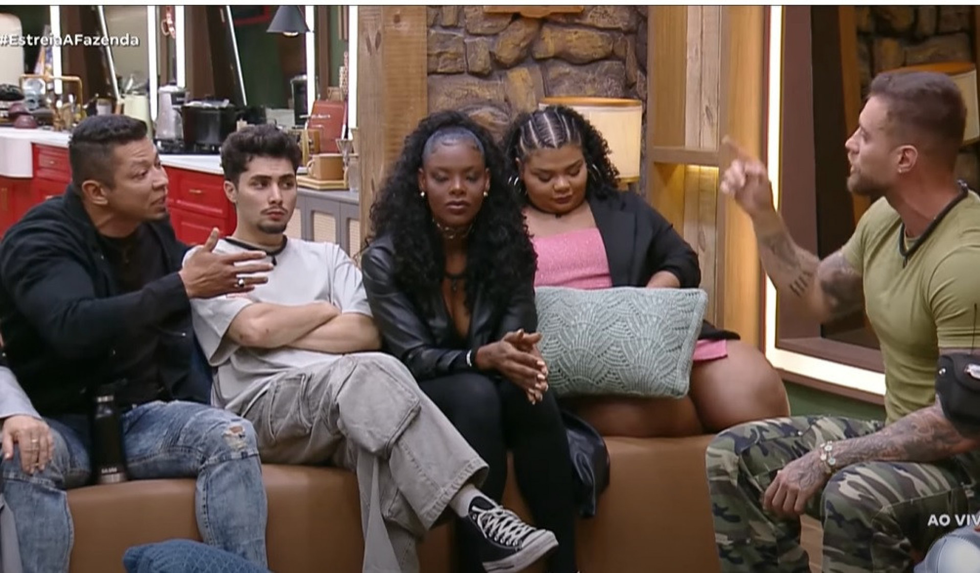 Gilson Oliveira e Yuri Bonotto protagonizam barraco em 'A Fazenda 16' - Reprodução de vídeo / Record