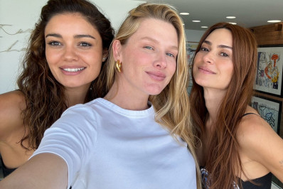 Fiorella Mattheis compartilha encontro com Sophie Charlotte e Thaila Ayala 