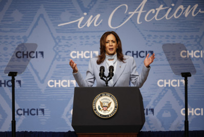 Kamala Harris afirma que projeto de Trump faria EUA andarem para trás