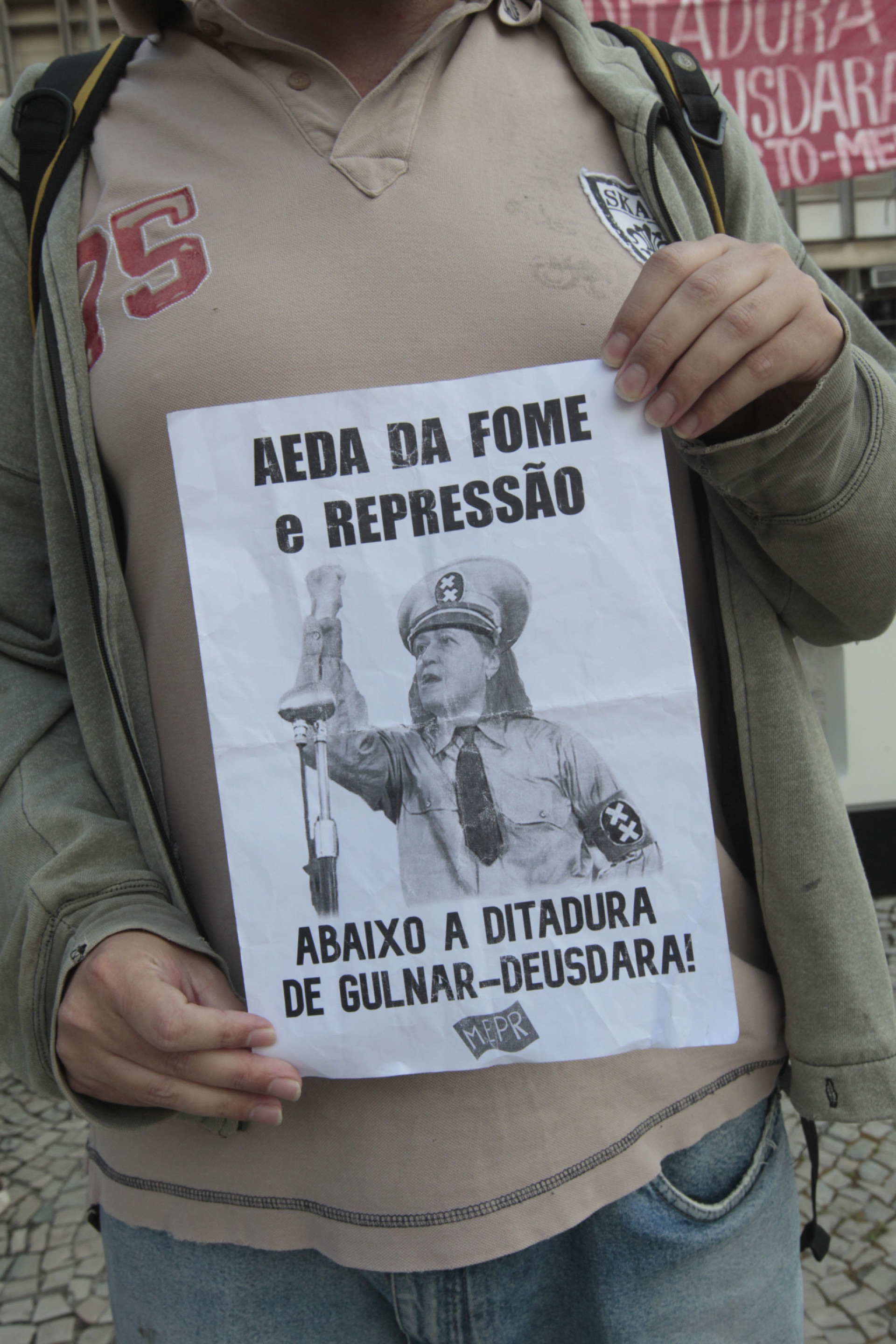 Uerj. Justiça emitiu decisão ontem dando 24h para os alunos desocuparem a reitoria, segundo eles, haverá resistência. Na foto, movimentação no local, nesta quarta-feira (18).

