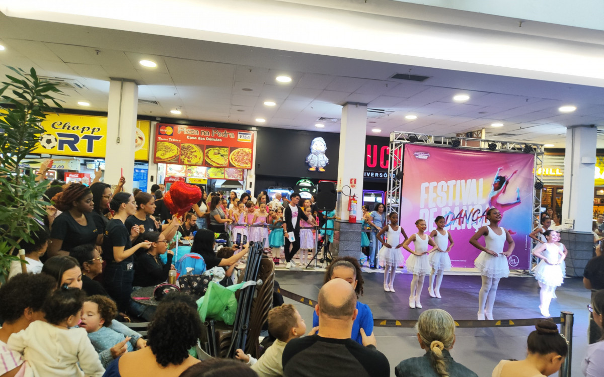 O público sempre marca muita presença nas apresentação de Ballet e Jazz