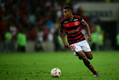 Com desconforto muscular, Alex Sandro desfalcará o Flamengo contra o Juventude