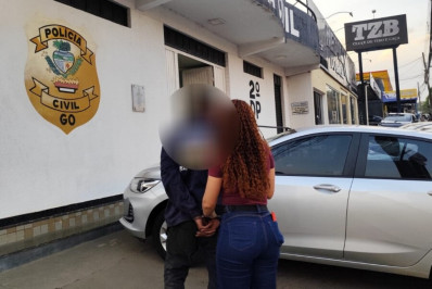 Homem pede telefone emprestado a dono de bar, transfere R$ 2.500 para si mesmo via Pix e acaba preso