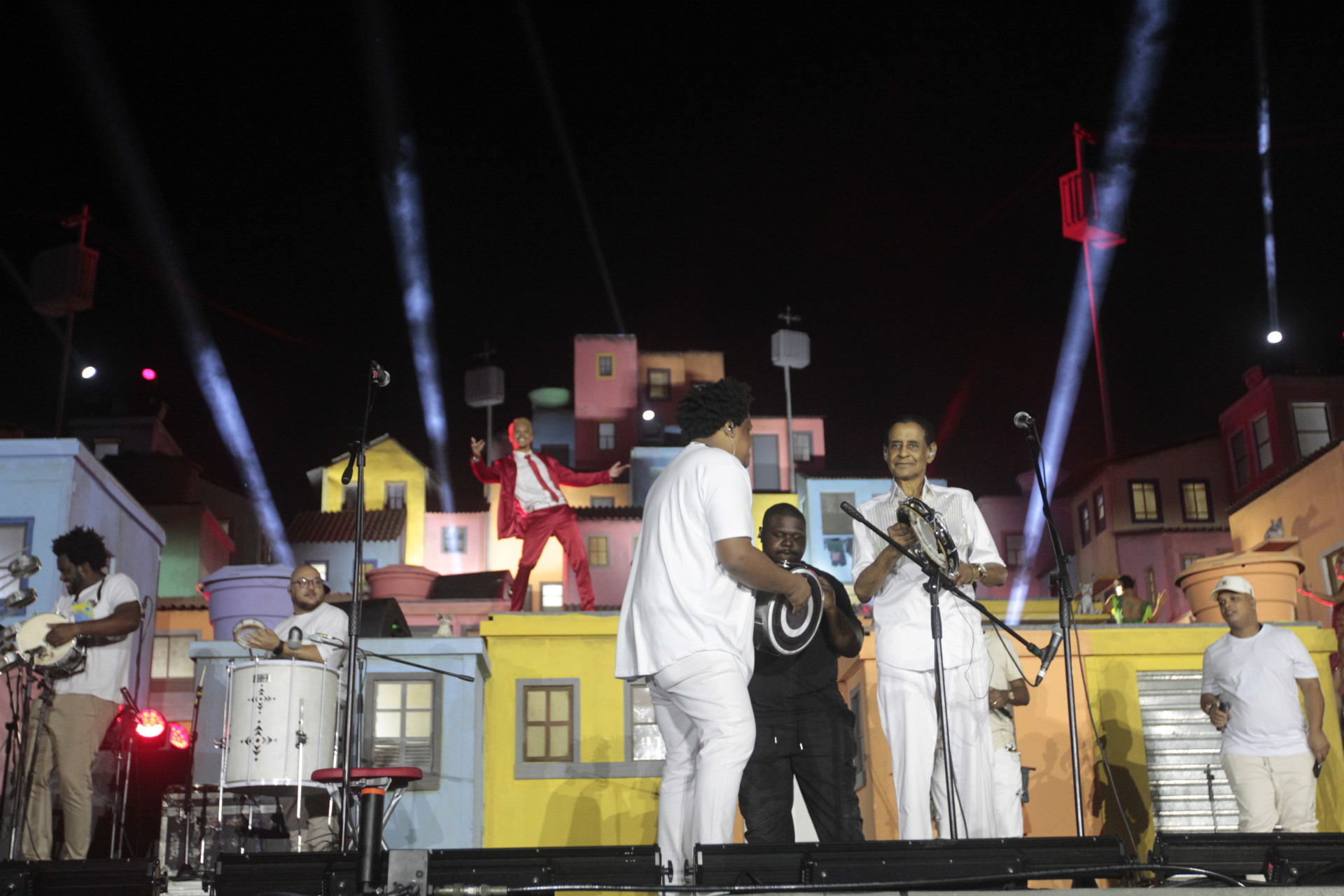 Fundo de Quintal tocou diversos sucessos no Palco Favela nesta quinta-feira (18) - Reginaldo Pimenta/Agência O Dia