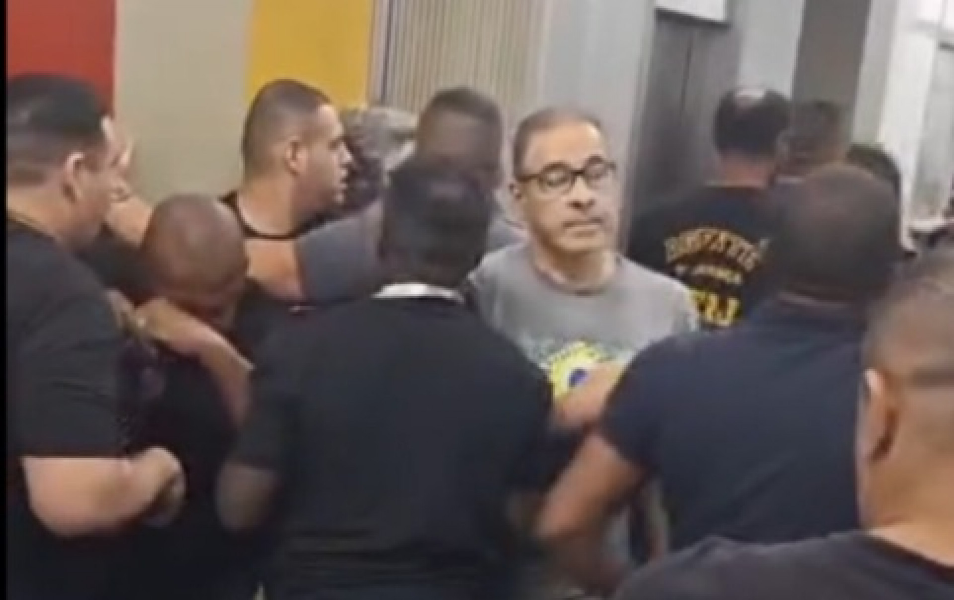 Alunos e segurança da Uerj se envolveram em confusão nesta quinta-feira (19) no campus Maracanã - Reprodução / Redes Sociais