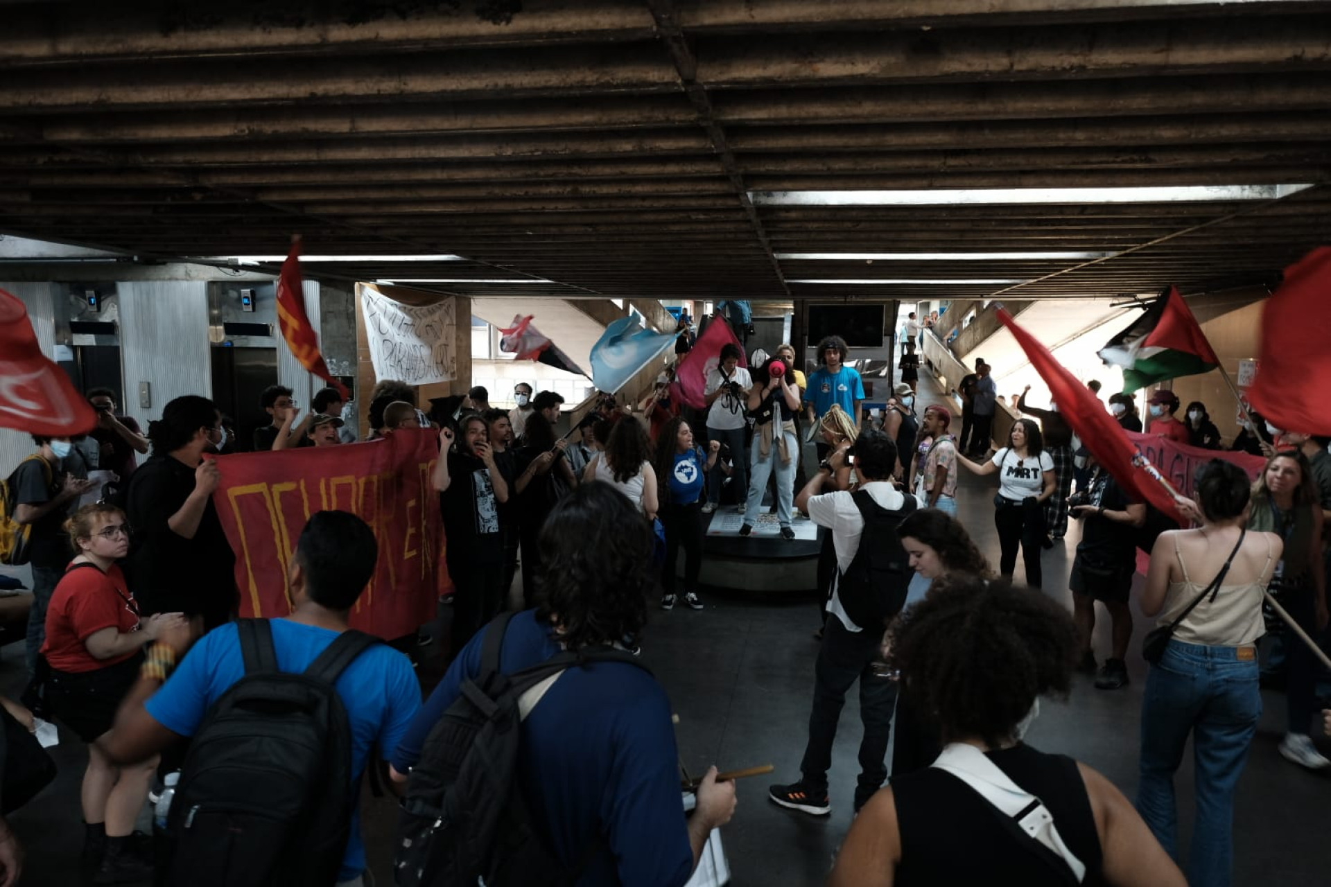 Prazo de desocupação da UERJ determinado pela Justiça terminou às 13h - Pedro Teixeira / Agência O Dia