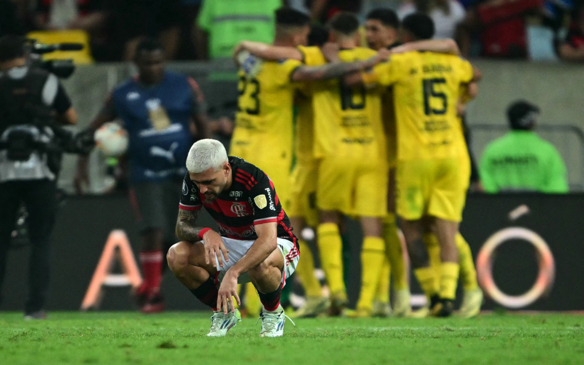 Flamengo perdeu para o Pe&ntilde;arol, do Uruguai, por 1 a 0, no Maracan&atilde;, pelo jogo de ida das quartas de final da Libertadores - Mauro Pimentel / AFP