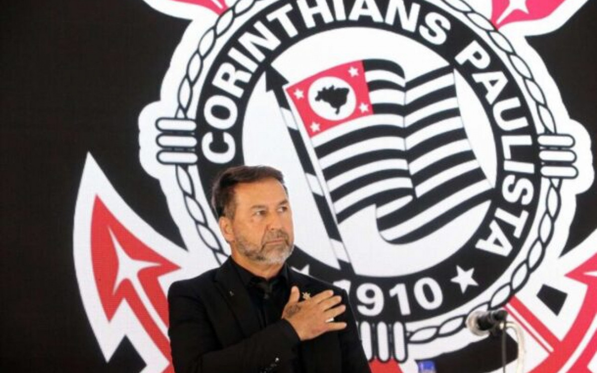 Oposição acusa Augusto Melo de tentar vender o Corinthians