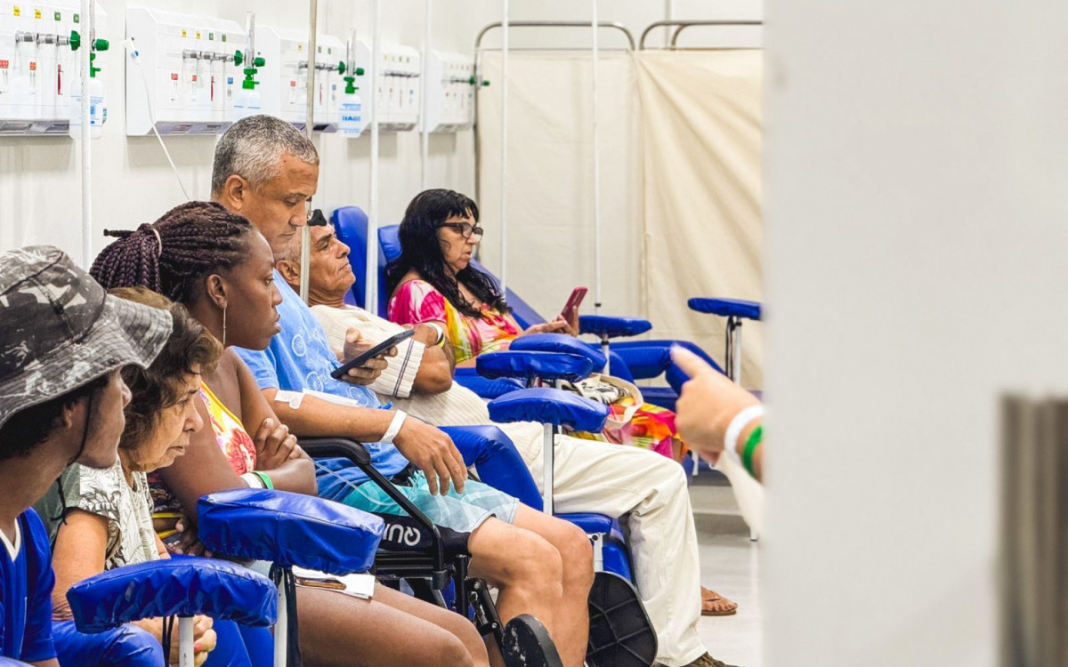 Pacientes na sala de inalação