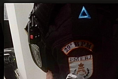 Pistola e revólver apreendidos em duas cidades