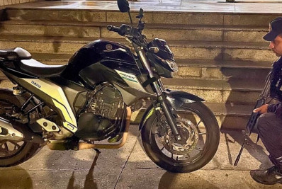 PM recupera motocicleta roubada em Nilópolis