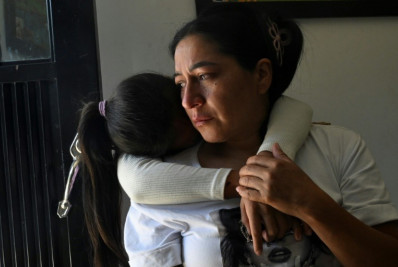 Familiares de ex-soldados colombianos presos na Rússia pedem seu retorno