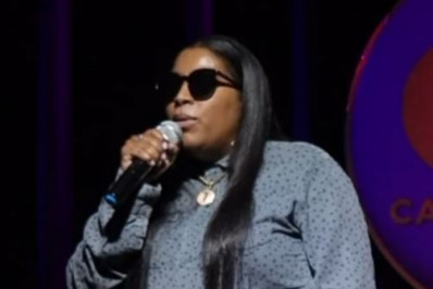 Vídeo: comediante cega denuncia assédio sexual durante show de stand-up em SP